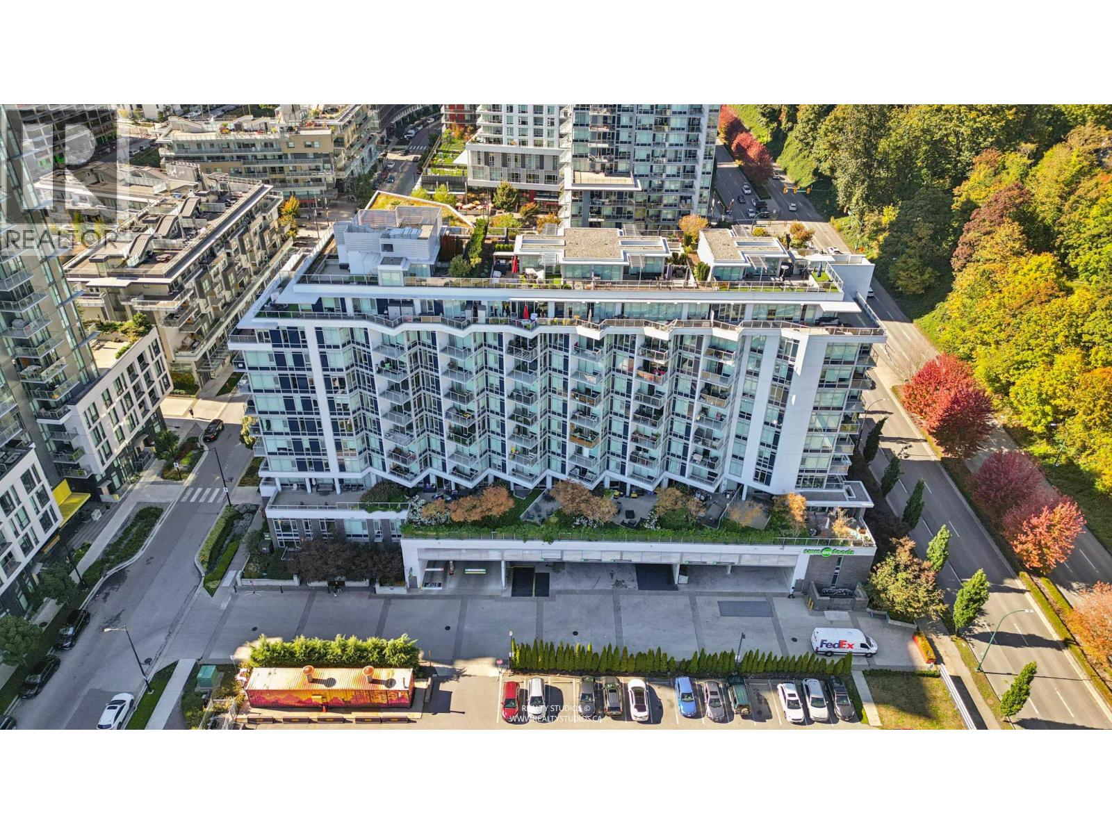 701 3557 SAWMILL CRESCENT