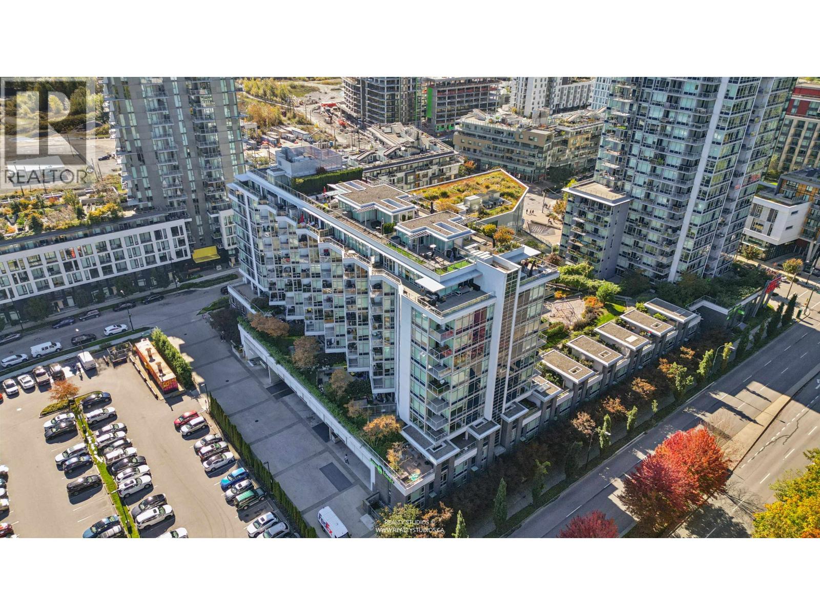 701 3557 SAWMILL CRESCENT