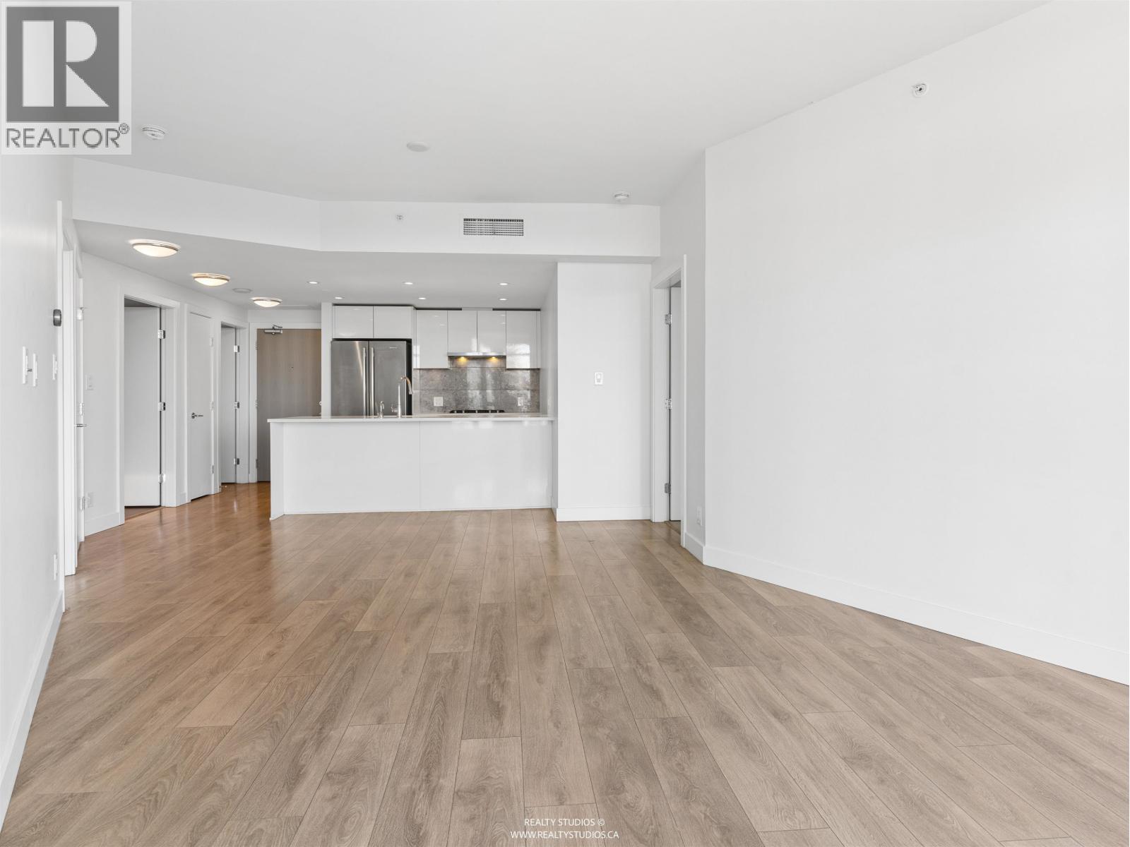 701 3557 SAWMILL CRESCENT