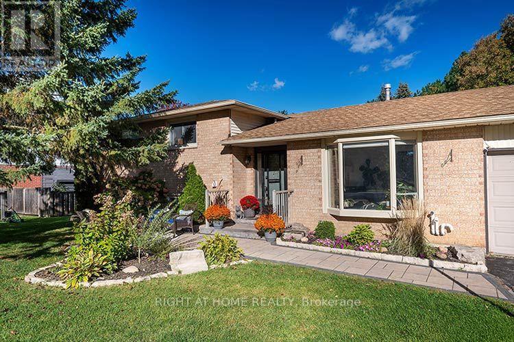 45 Centennial Avenue, East Gwillimbury, Ontario  L9N 1H1 - Photo 2 - N13871144