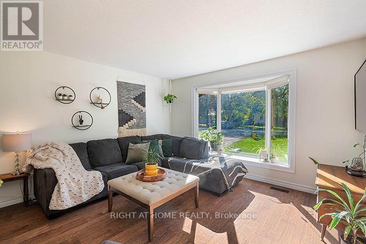 45 Centennial Avenue, East Gwillimbury, Ontario  L9N 1H1 - Photo 4 - N13871144