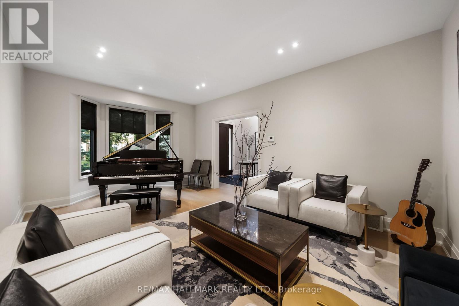 54 Theobalds Circle, Richmond Hill (Mill Pond), Ontario  L4C 9C9 - Photo 8 - N13871220