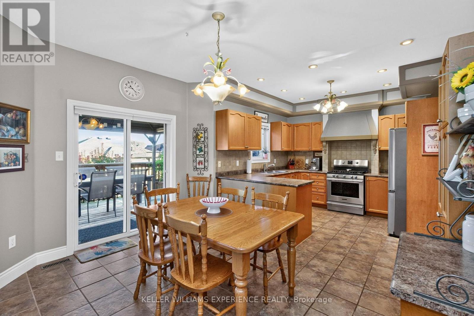 56 Silver Trail, Barrie (Ardagh), Ontario  L4N 3P2 - Photo 12 - S13871056
