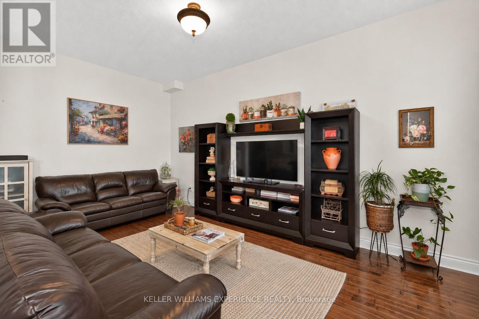 56 Silver Trail, Barrie (Ardagh), Ontario  L4N 3P2 - Photo 13 - S13871056