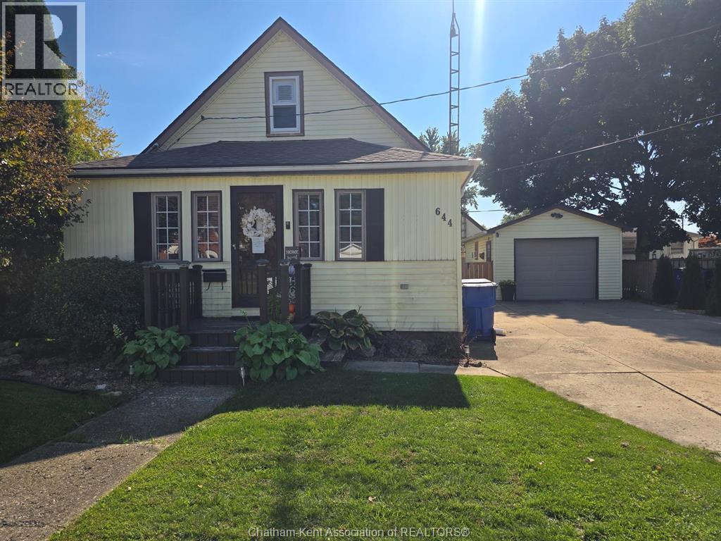 MLS# 26024405: 644 WALLACE STREET, Wallaceburg, Canada