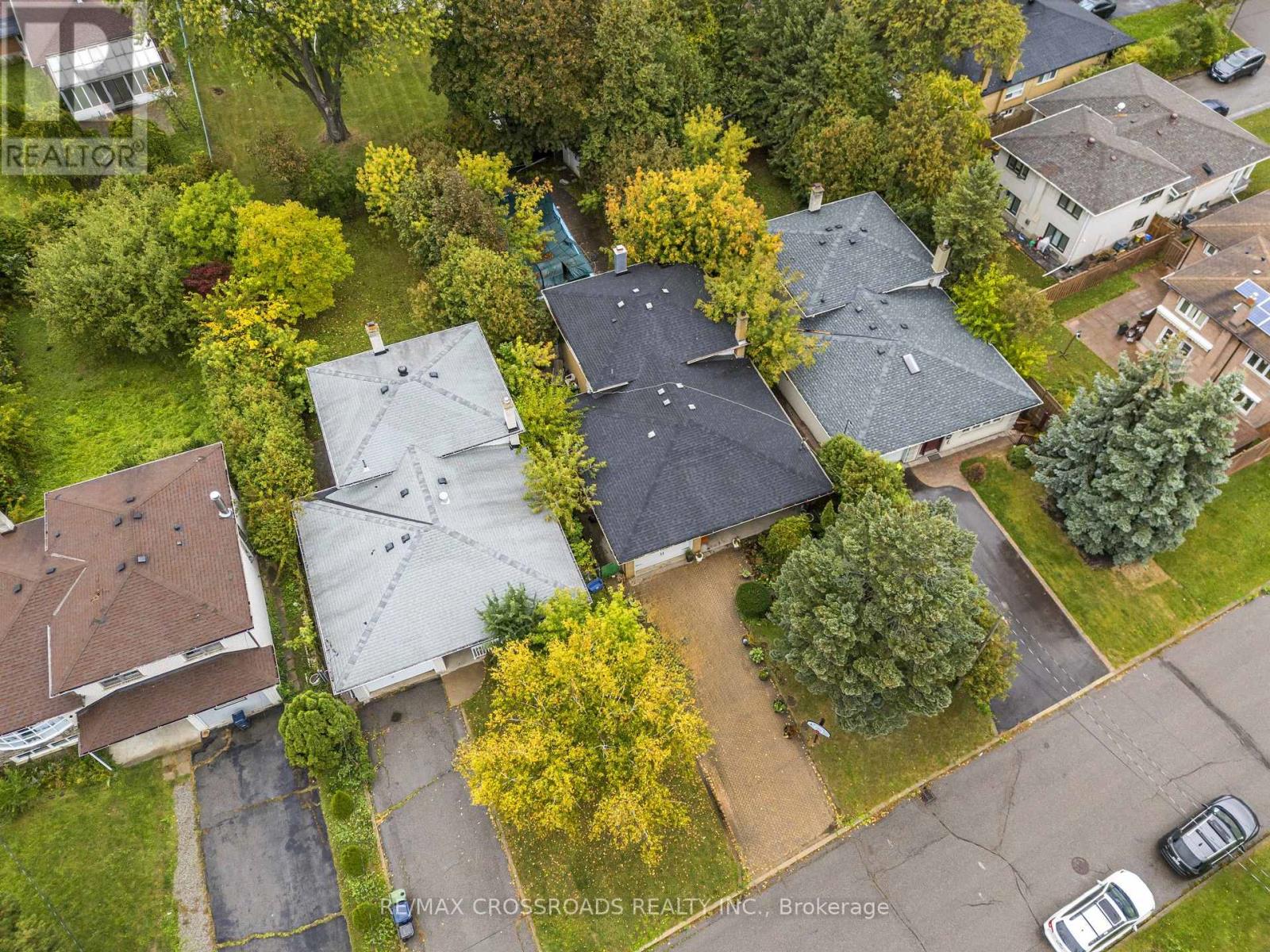 10 Doverwood Court, Toronto, Ontario  M2M 2G7 - Photo 4 - C13633260