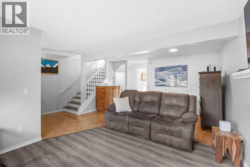 109 Patina Park SW, Calgary, Alberta  T3H 3E2 - Photo 8 - A2350322
