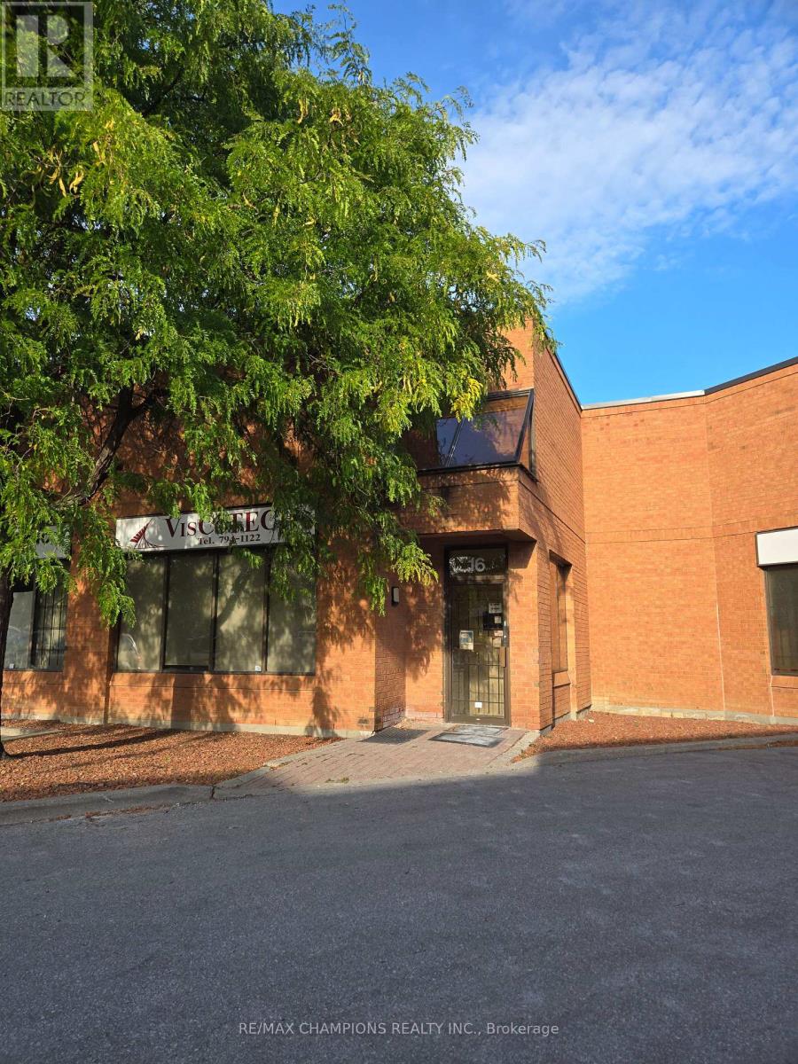 16 - 3 BREWSTER ROAD, Brampton, Ontario