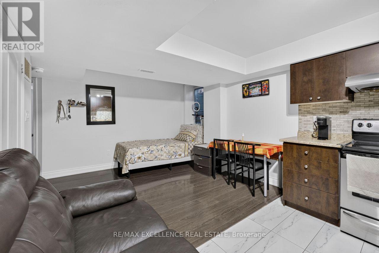 451 Brisdale Drive, Brampton, Ontario  L7A 4P9 - Photo 32 - W13871100