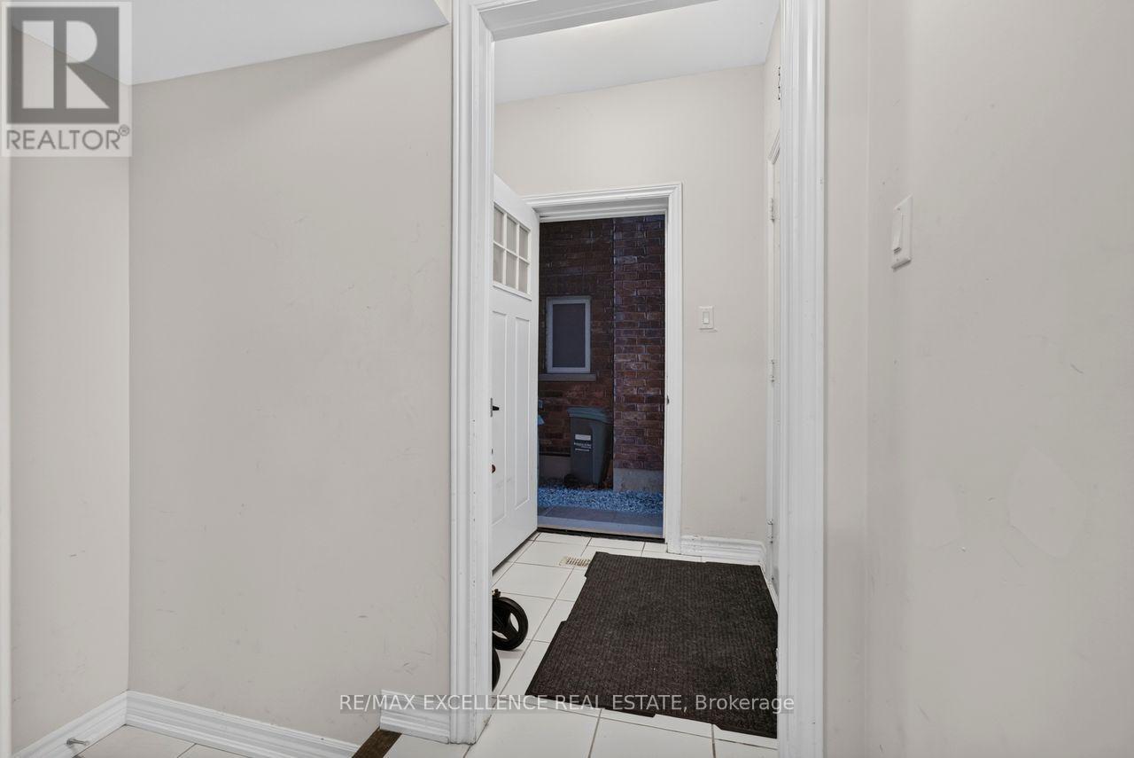451 Brisdale Drive, Brampton, Ontario  L7A 4P9 - Photo 35 - W13871100