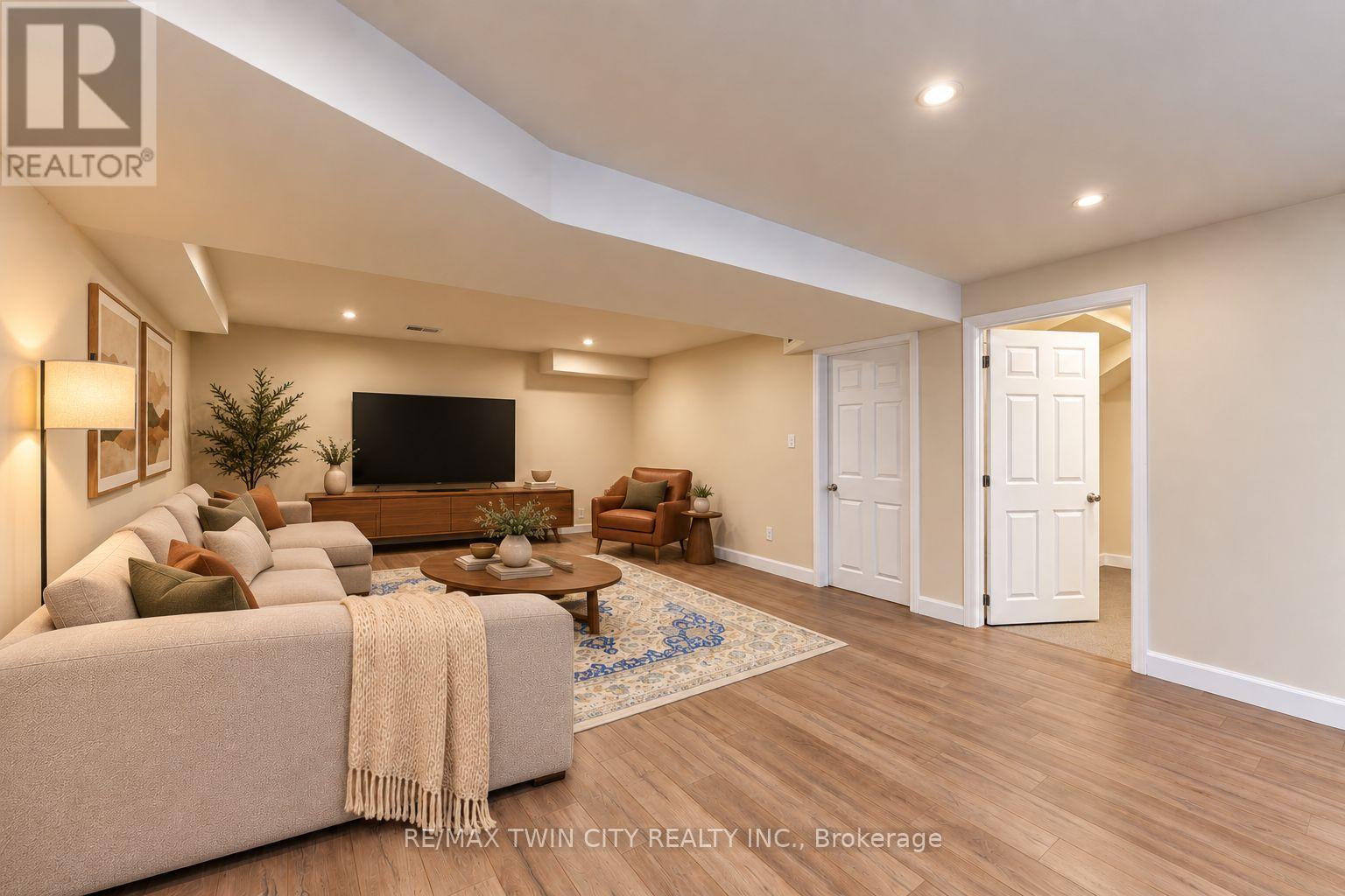 541 Brittania Crescent, Kitchener, Ontario  N2R 1Y9 - Photo 44 - X13871188