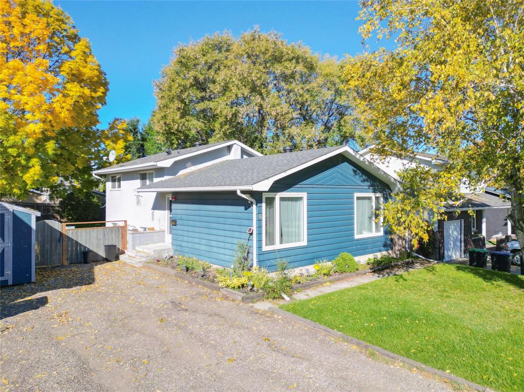 6 Westwood Bay, Brandon, Manitoba  R7B 2V8 - Photo 0 - 202625048