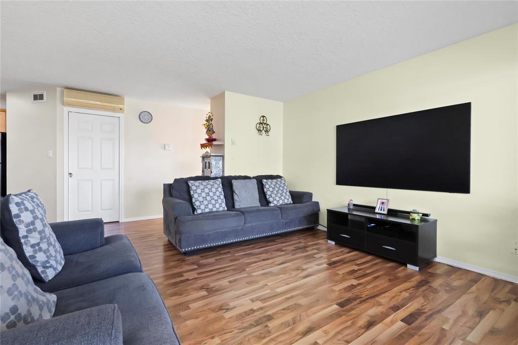 2 Aldrin Way, Brandon, Manitoba  R7A 6W7 - Photo 4 - 202625089