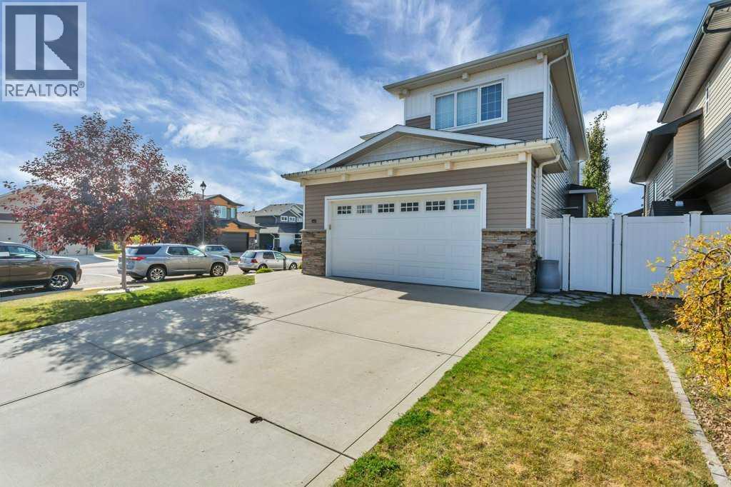 66 Morris Court, Blackfalds, Alberta  T4M 0B7 - Photo 2 - A2350138