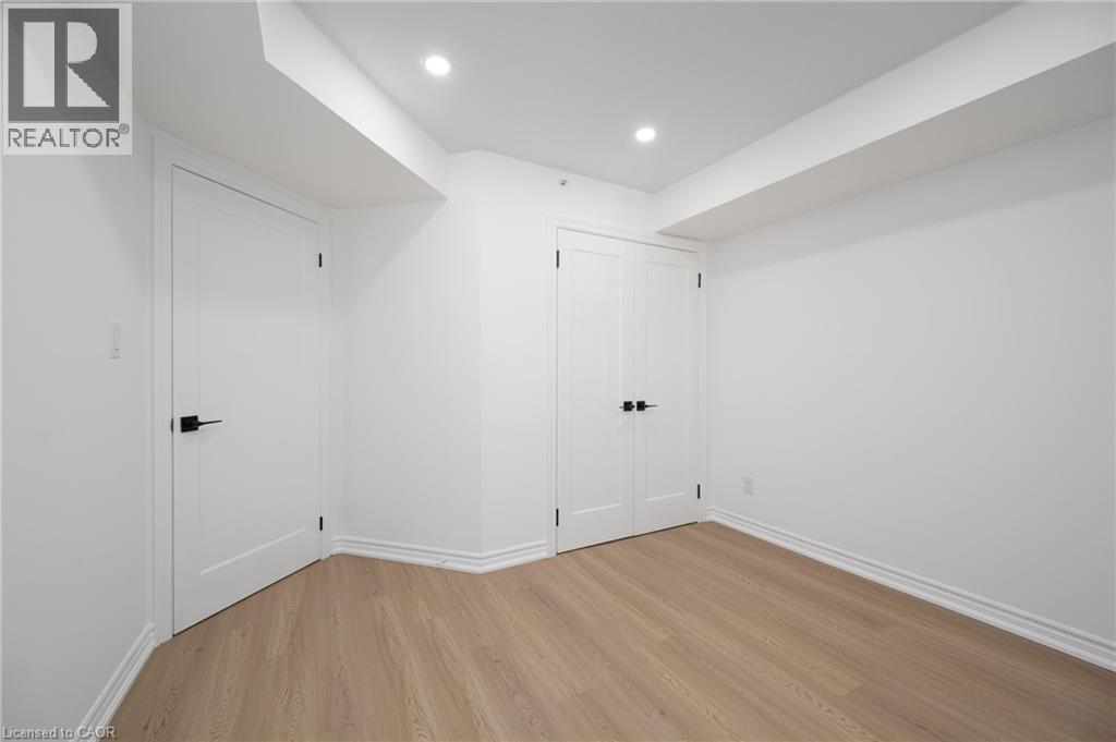 1451 WALKER'S Line Unit# 206