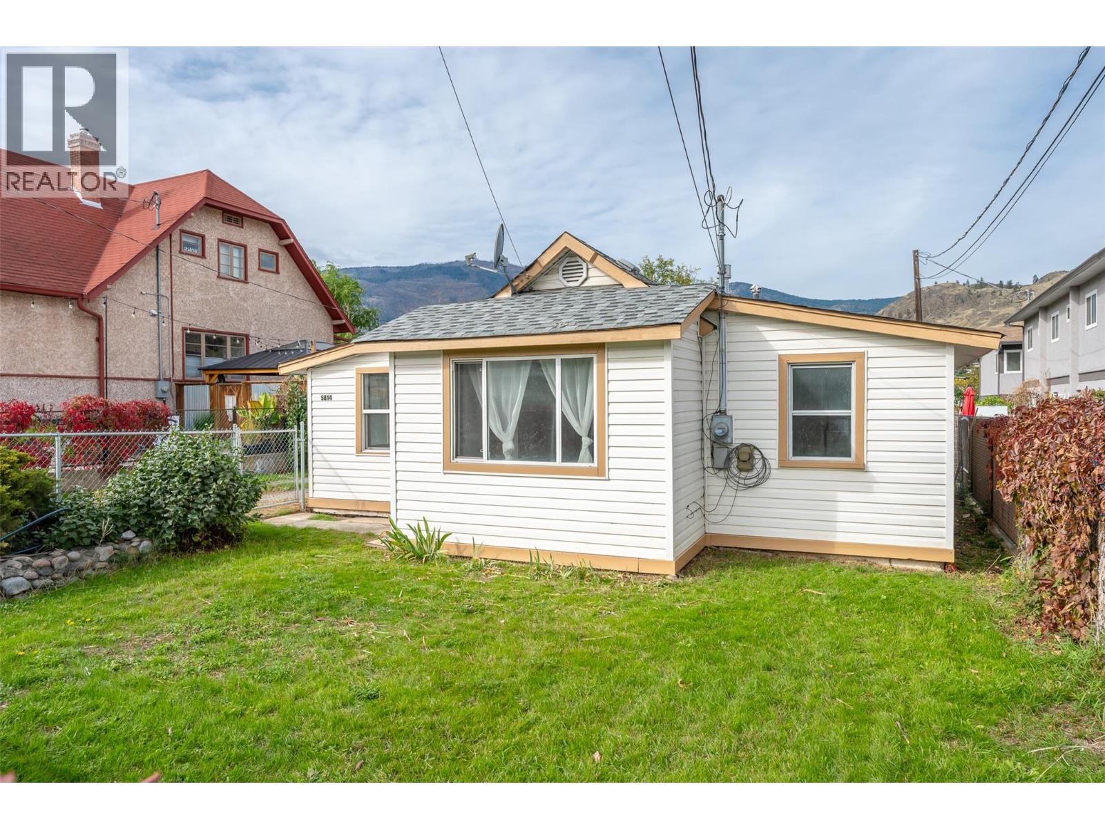 5814 Main Street