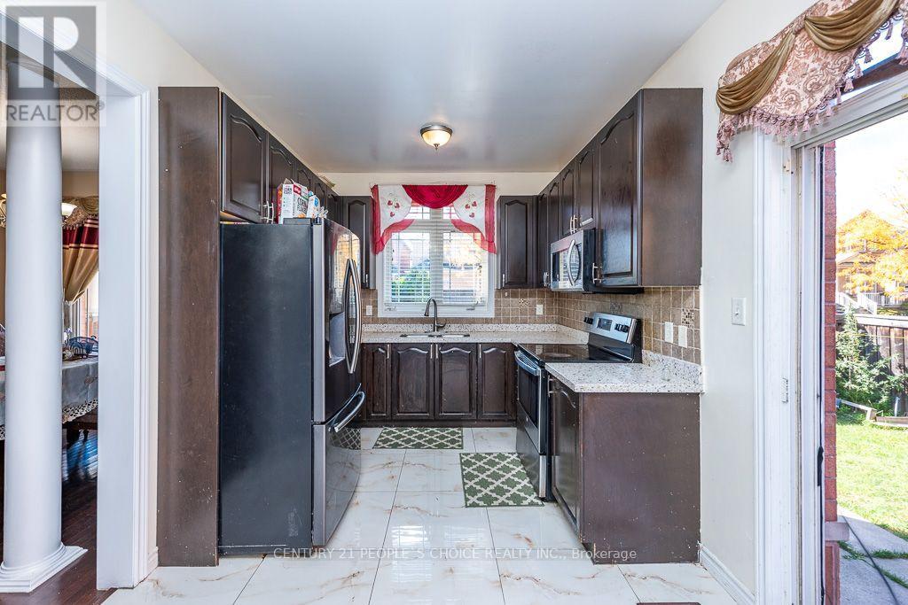 1 Bouvier Gate, Brampton, Ontario  L7A 3T7 - Photo 11 - W13851936