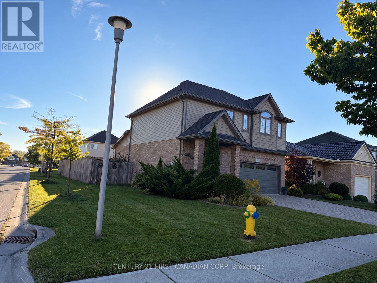 2746 Bateman Trail, London South, Ontario  N6L 0A8 - Photo 2 - X13870596