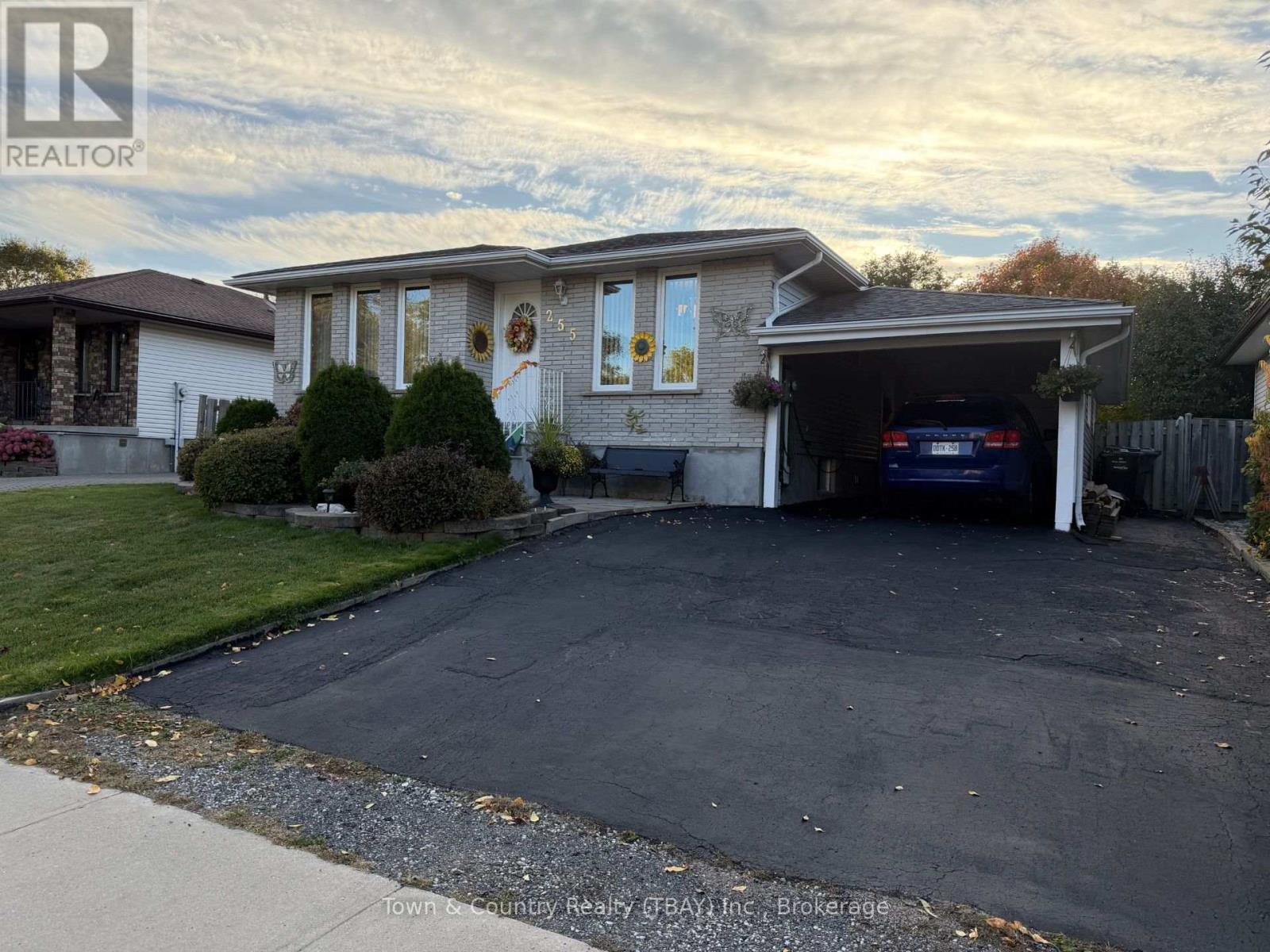 255 London Drive, Thunder Bay, Ontario  P7A 7Z6 - Photo 2 - X13871258
