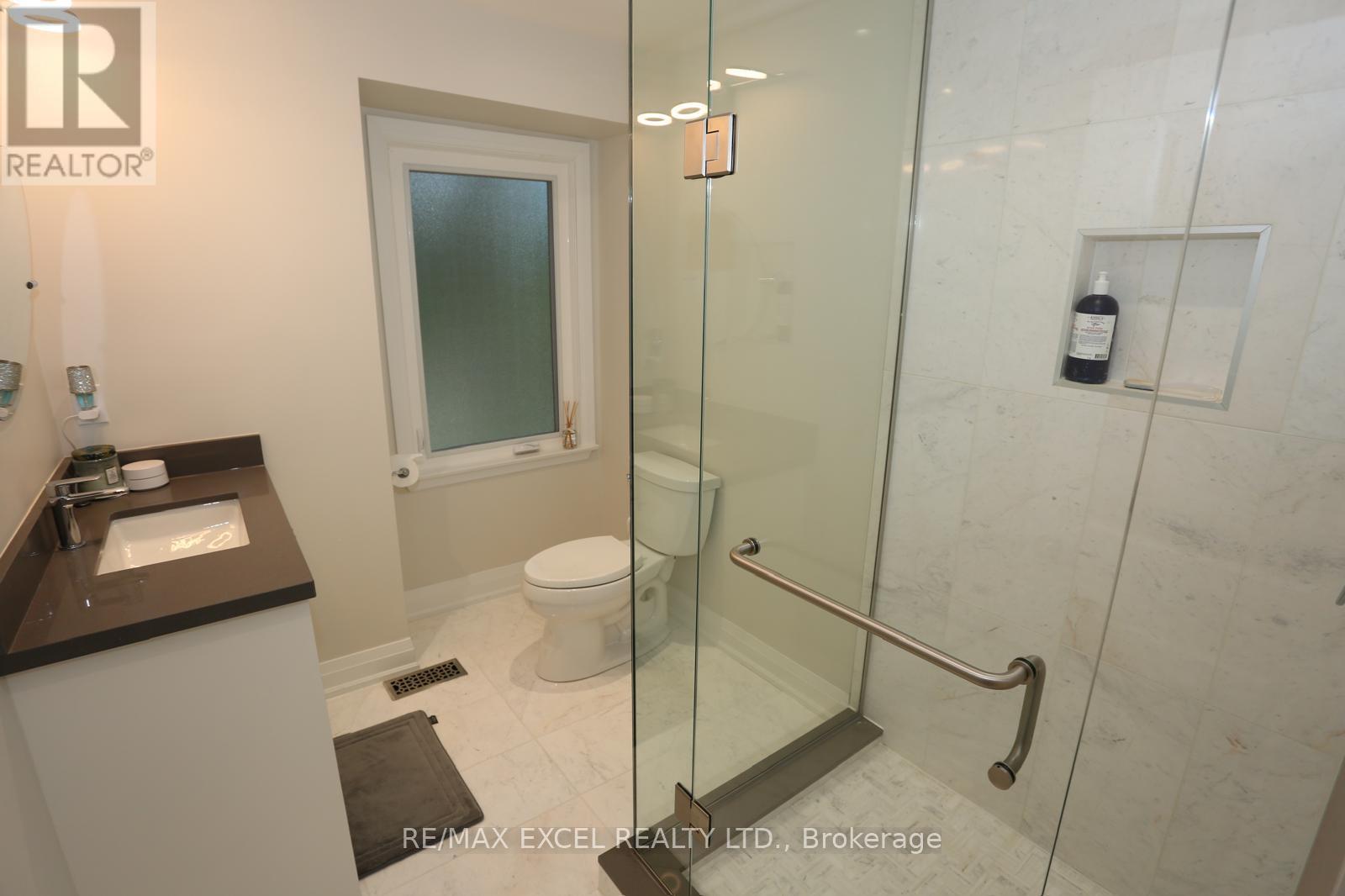 16 Aldenham Crescent, Toronto, Ontario  M3A 1S2 - Photo 21 - C13871236