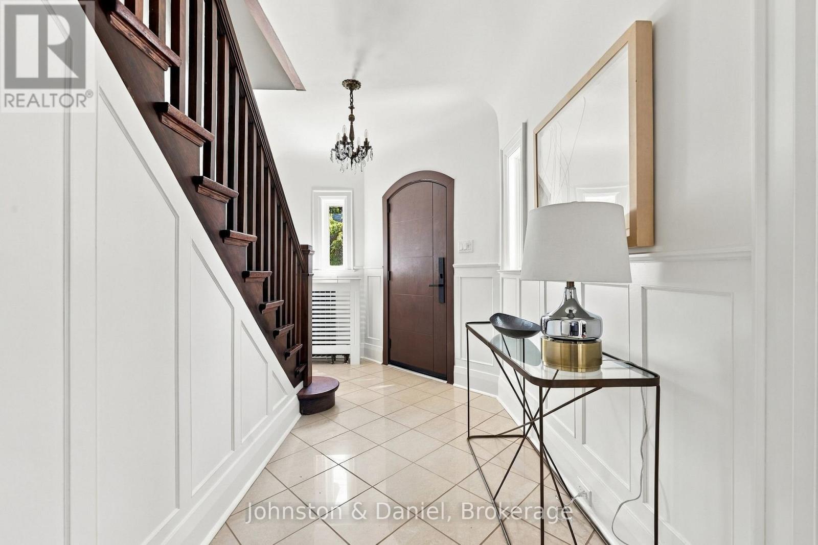 169 GLEN CEDAR ROAD Toronto (Humewood-Cedarvale) Ontario Canada M6C3H1 4