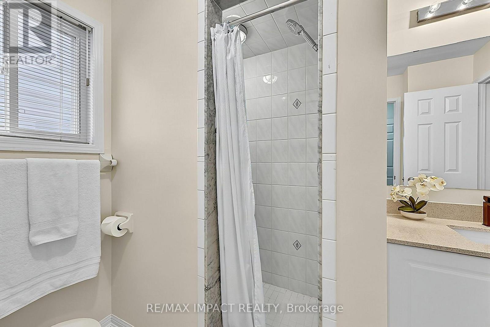 17 Holman Court, Whitby, Ontario  L1P 1W9 - Photo 35 - E13871238