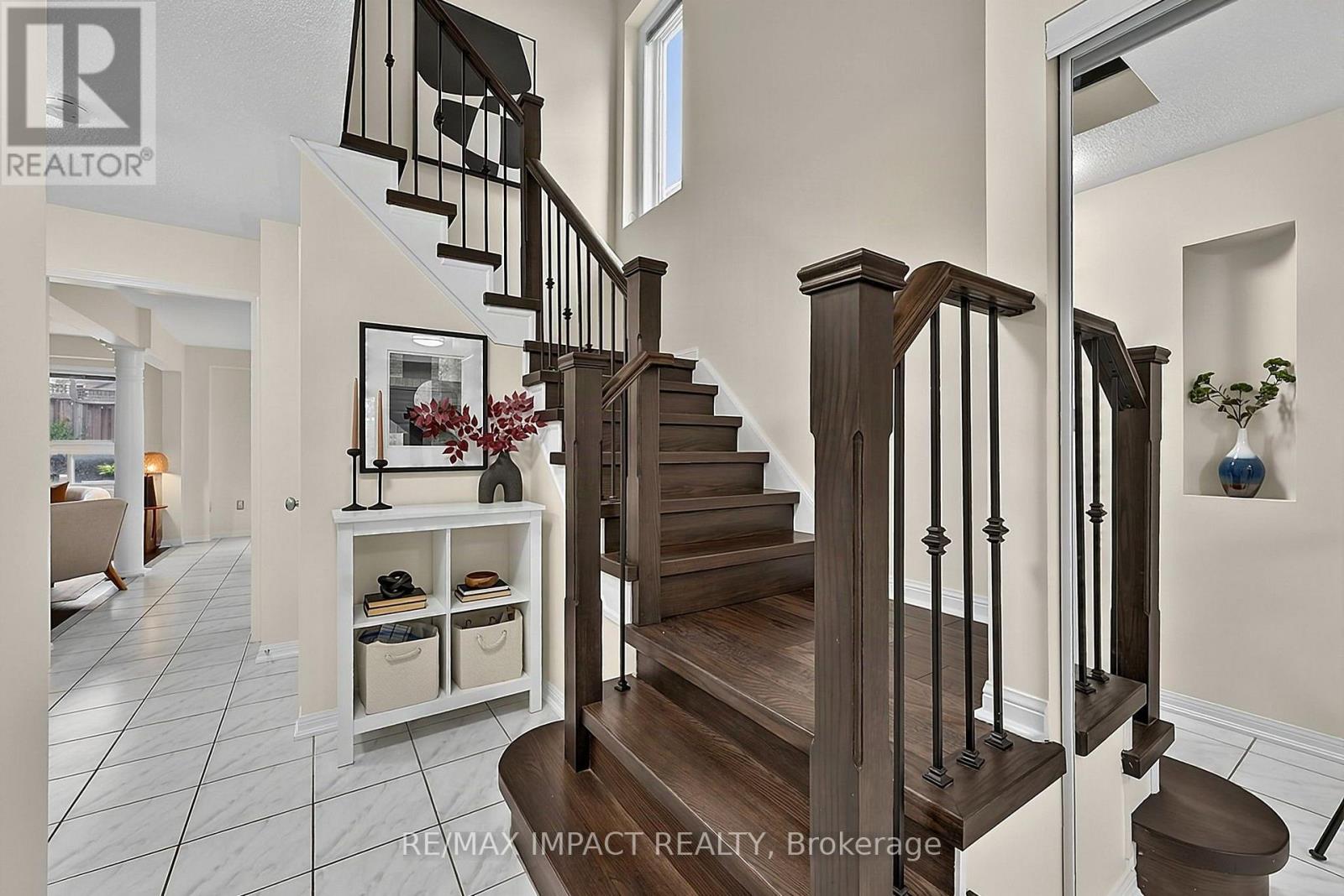 17 Holman Court, Whitby, Ontario  L1P 1W9 - Photo 7 - E13871238