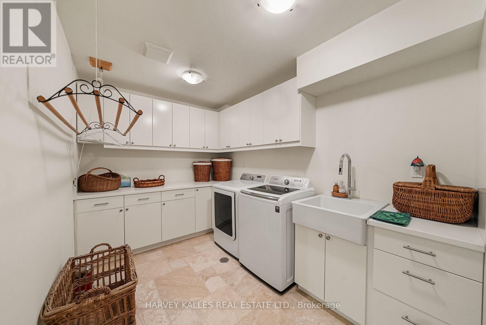 4 Neville Park Boulevard, Toronto, Ontario  M4E 3P6 - Photo 38 - E13871354