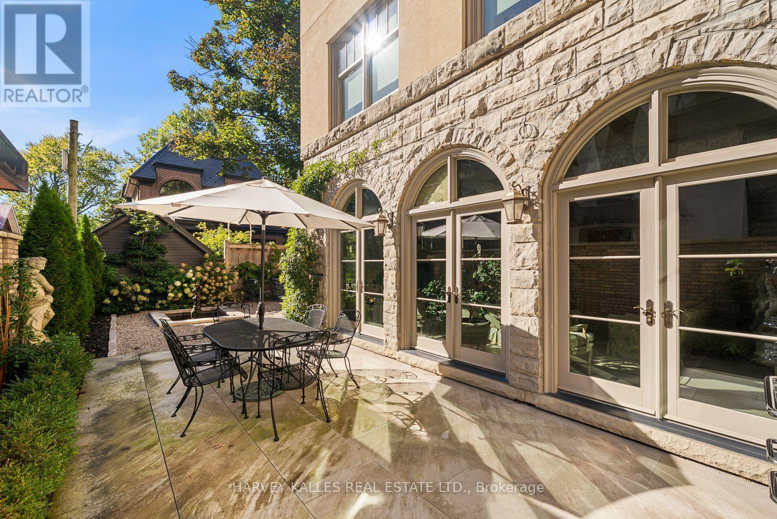 4 Neville Park Boulevard, Toronto, Ontario  M4E 3P6 - Photo 43 - E13871354