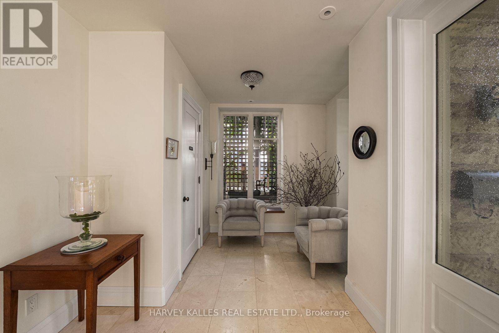 4 Neville Park Boulevard, Toronto, Ontario  M4E 3P6 - Photo 9 - E13871354