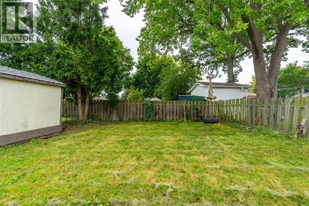 1104 Overlea Crescent, Sarnia, Ontario  N7S 4E7 - Photo 18 - 26024624