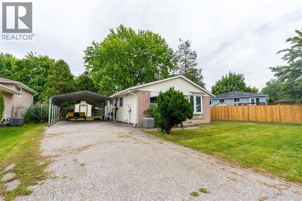 1104 Overlea Crescent, Sarnia, Ontario  N7S 4E7 - Photo 3 - 26024624