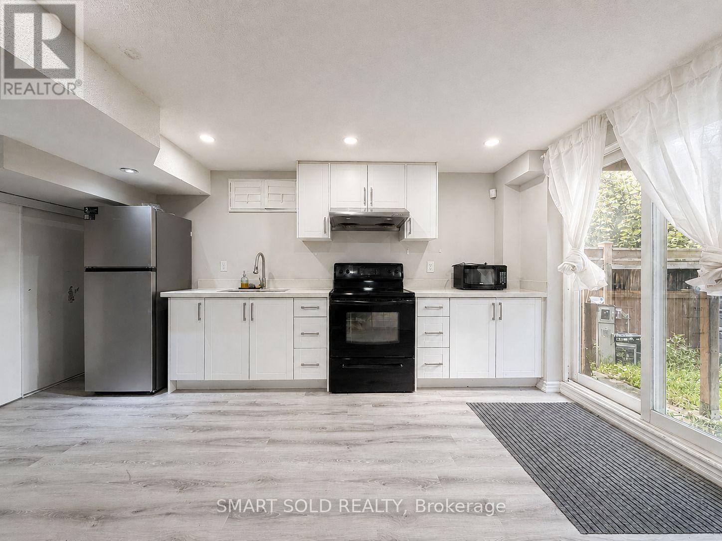 Lower - 71 Dewpoint Road, Vaughan (Patterson), Ontario  L4J 9E1 - Photo 4 - N13871234