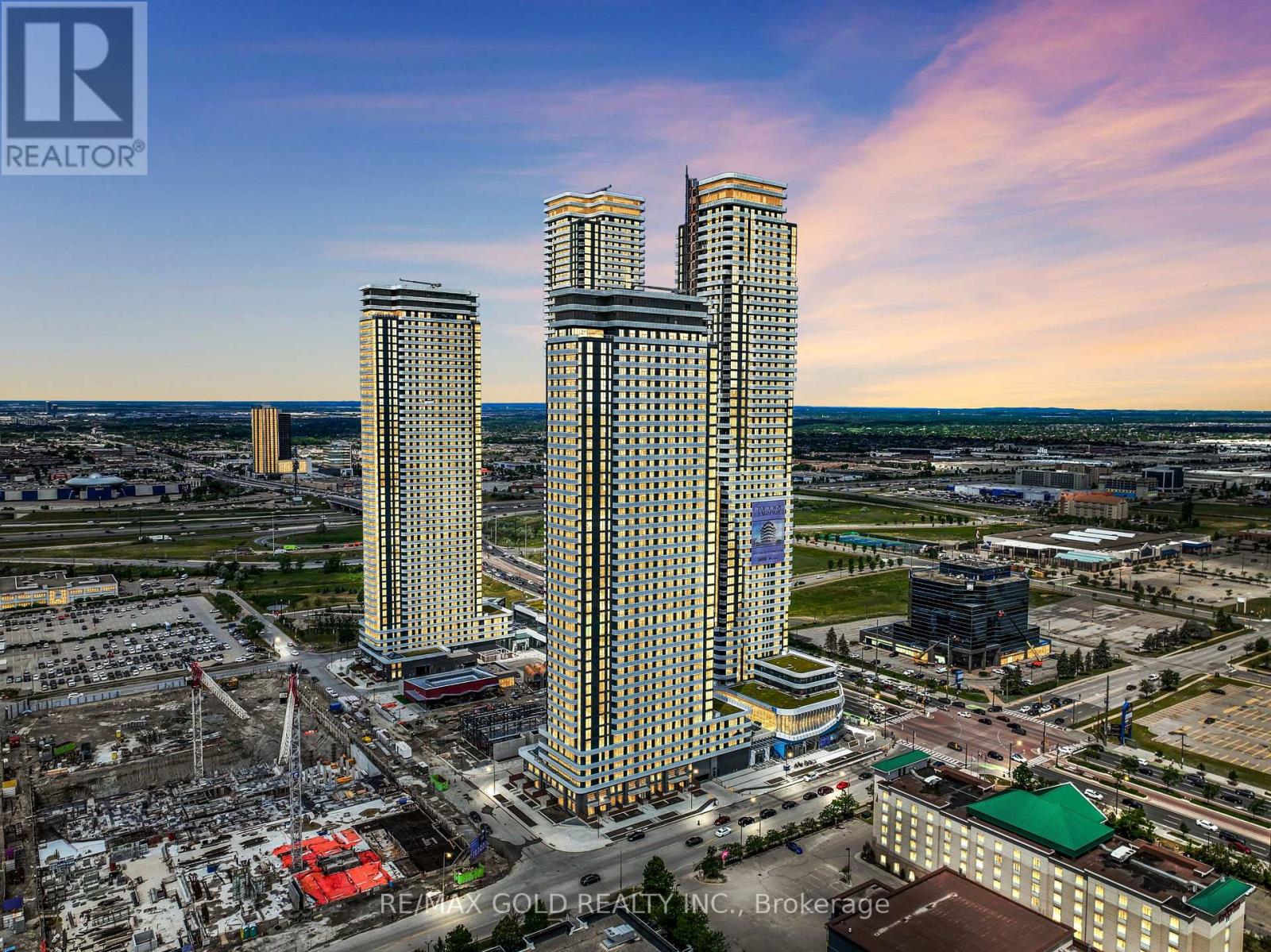 608 - 28 Interchange Way, Vaughan (Vaughan Corporate Centre), Ontario  L4K 0P8 - Photo 2 - N13871338