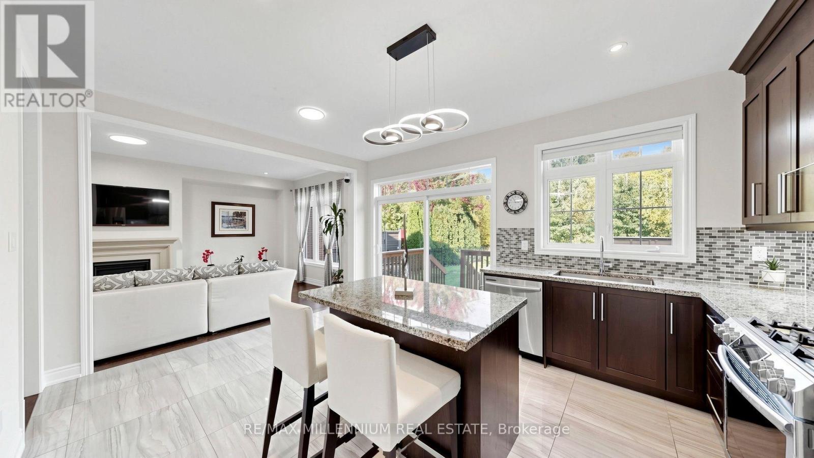 327 Mactier Drive, Vaughan, Ontario  L4H 4R1 - Photo 13 - N13871396