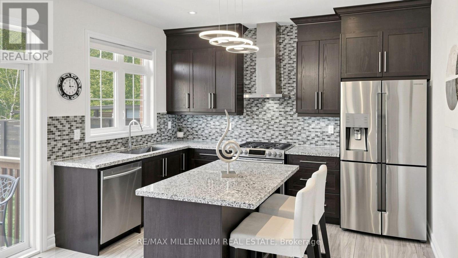 327 Mactier Drive, Vaughan, Ontario  L4H 4R1 - Photo 18 - N13871396