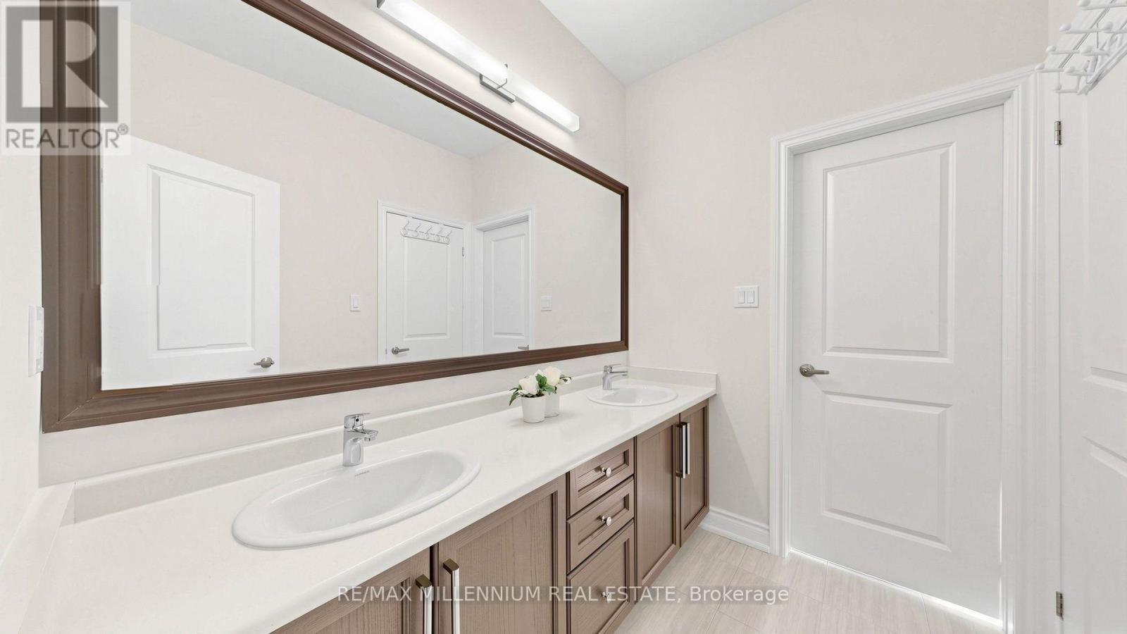 327 Mactier Drive, Vaughan, Ontario  L4H 4R1 - Photo 36 - N13871396