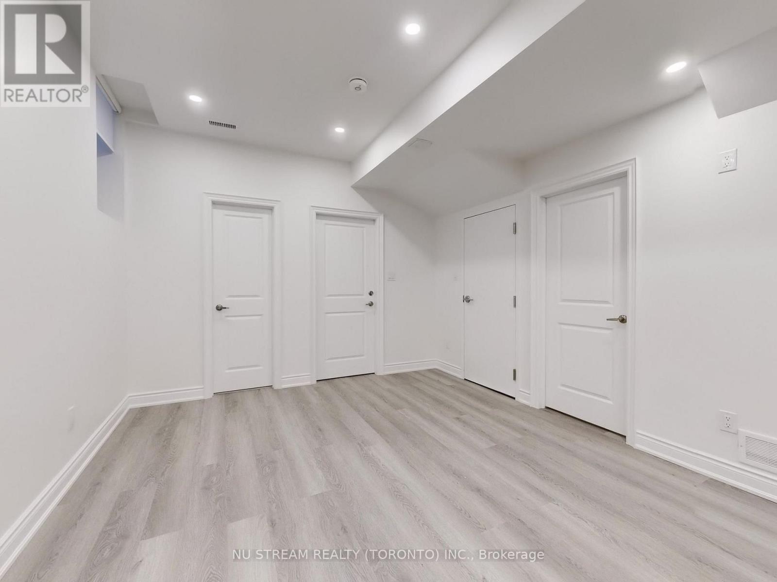 18 Wellman Drive, Richmond Hill, Ontario  L4E 1G1 - Photo 11 - N13871418