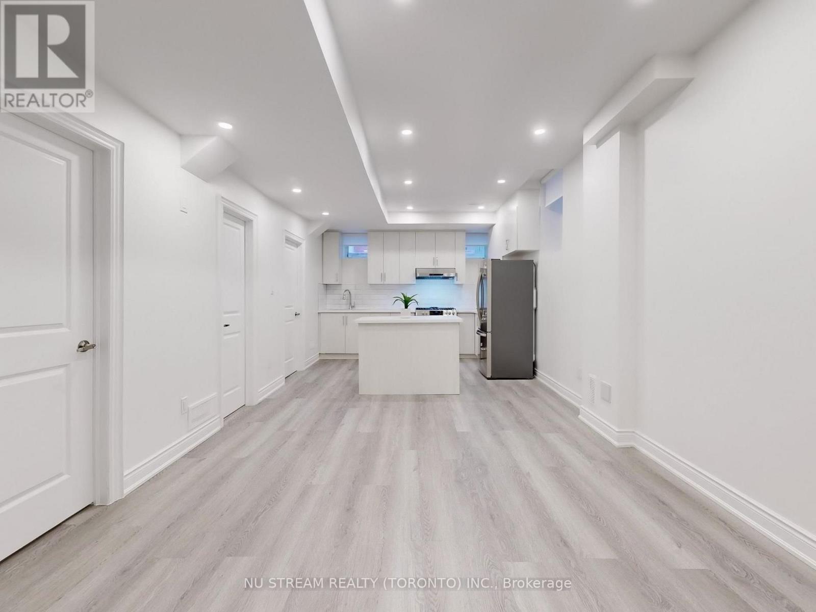 18 Wellman Drive, Richmond Hill, Ontario  L4E 1G1 - Photo 12 - N13871418