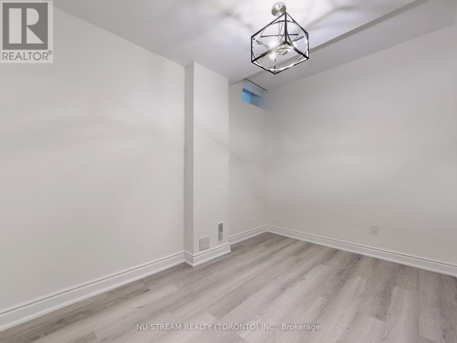 18 Wellman Drive, Richmond Hill, Ontario  L4E 1G1 - Photo 27 - N13871418