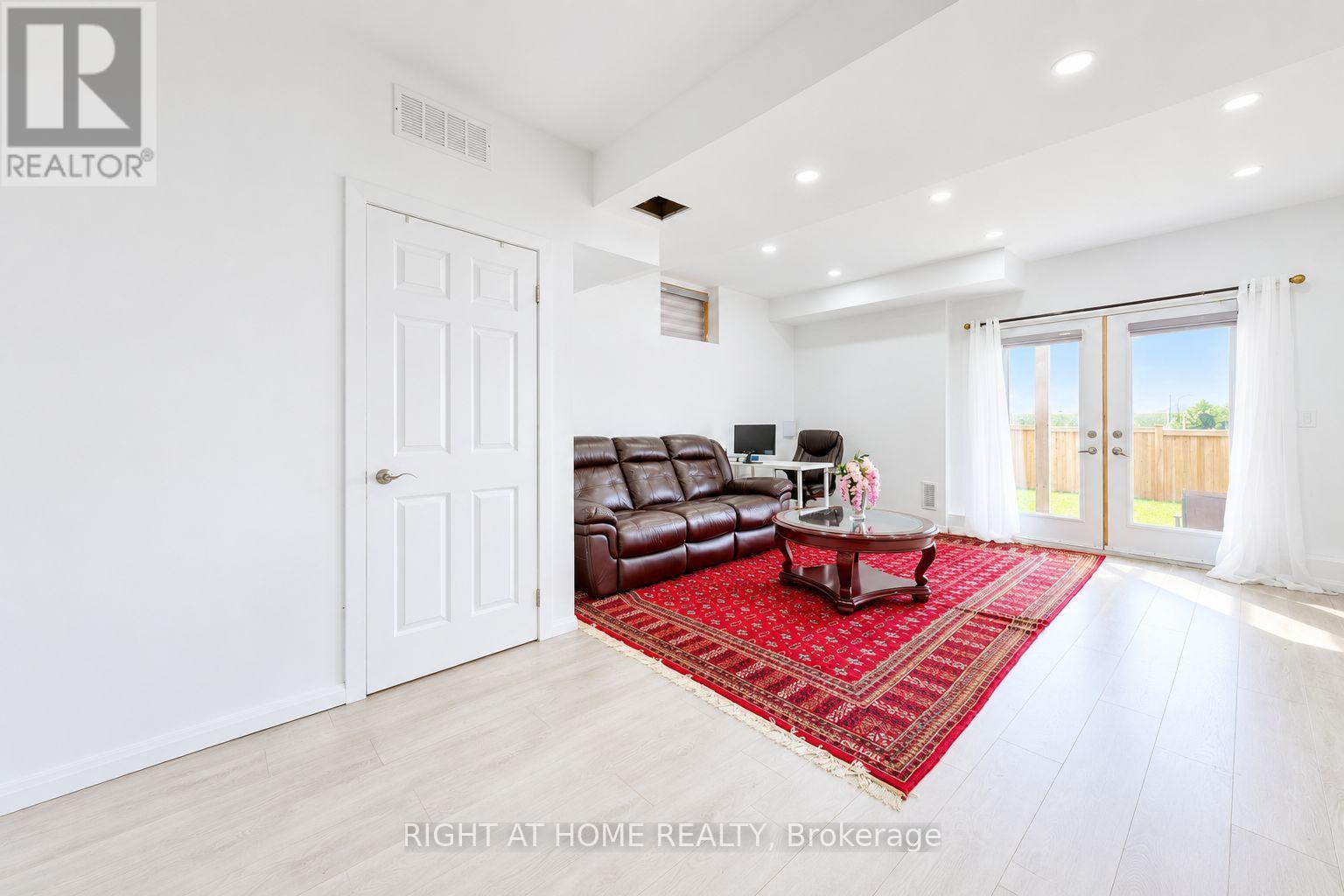 59 Hydrangea Hollow, East Gwillimbury, Ontario  L9N 0T1 - Photo 18 - N13871494