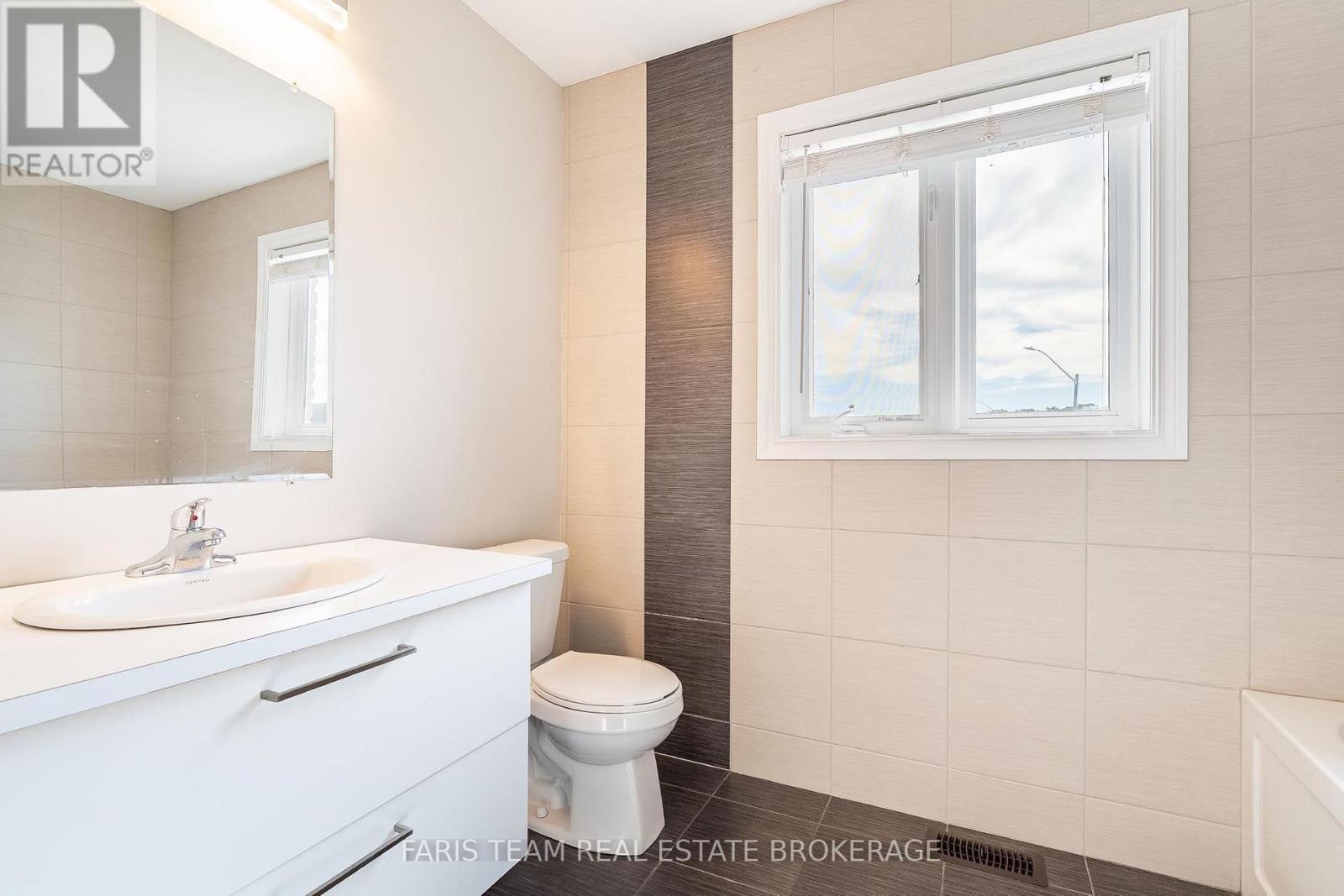 33 Sheppard Drive, Tay (Victoria Harbour), Ontario  L0K 2A0 - Photo 27 - S13871308