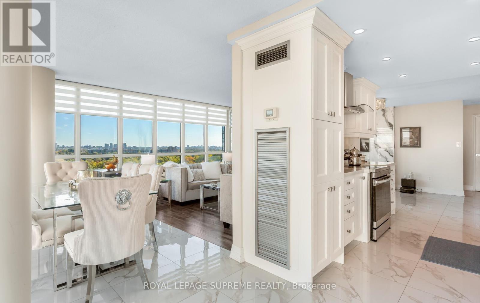 1015 - 5 Rowntree Road, Toronto, Ontario M9V 5G9 - Photo 17 - W13871280
