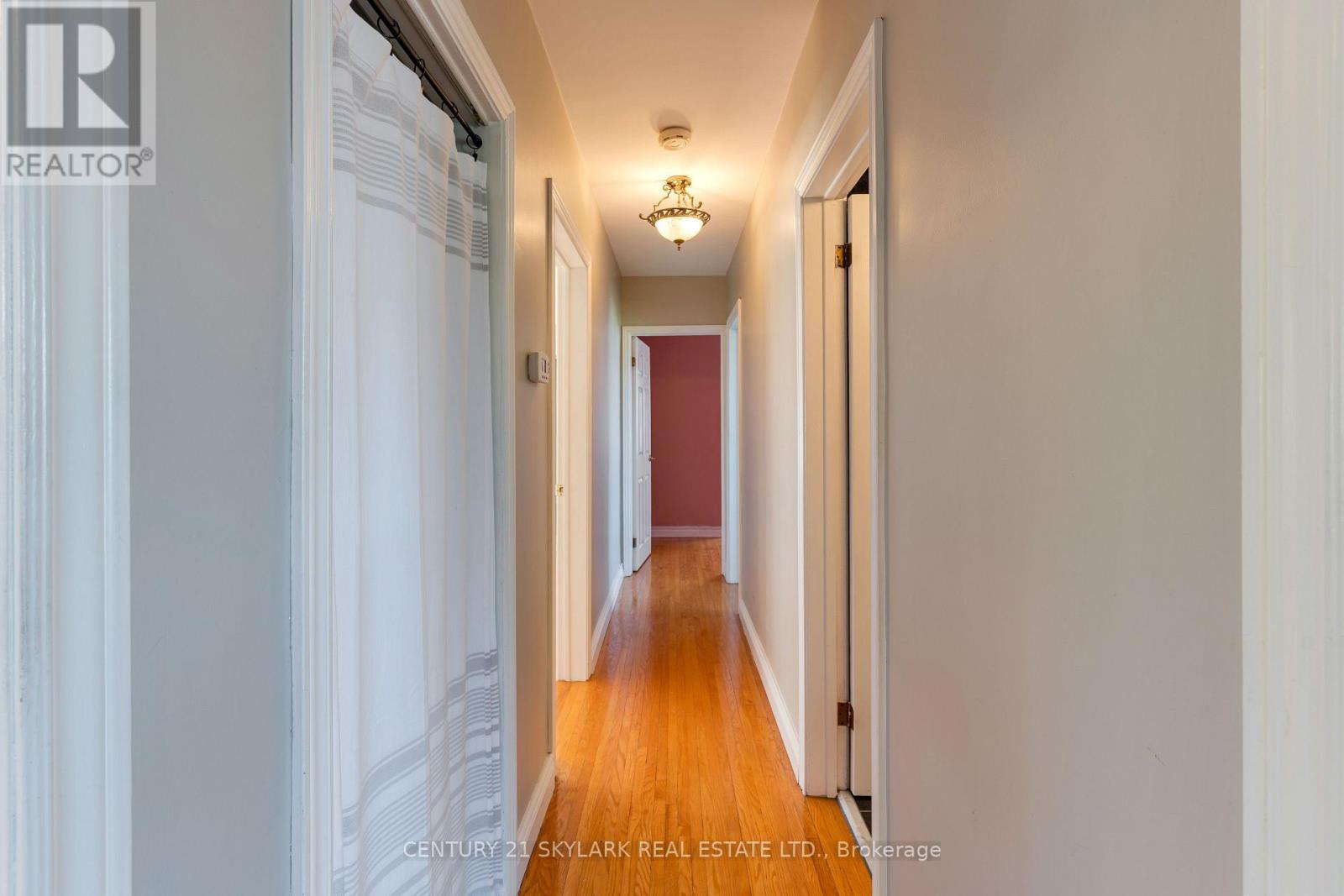 24 Aura Lea Boulevard, Toronto, Ontario  M9M 1K3 - Photo 17 - W13871316