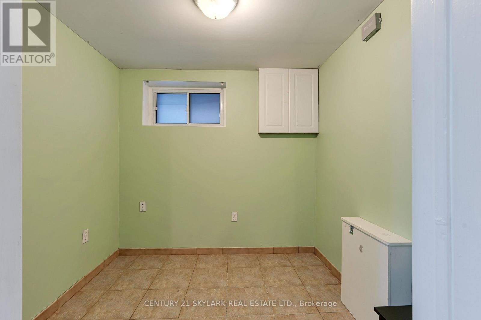 24 Aura Lea Boulevard, Toronto, Ontario  M9M 1K3 - Photo 31 - W13871316