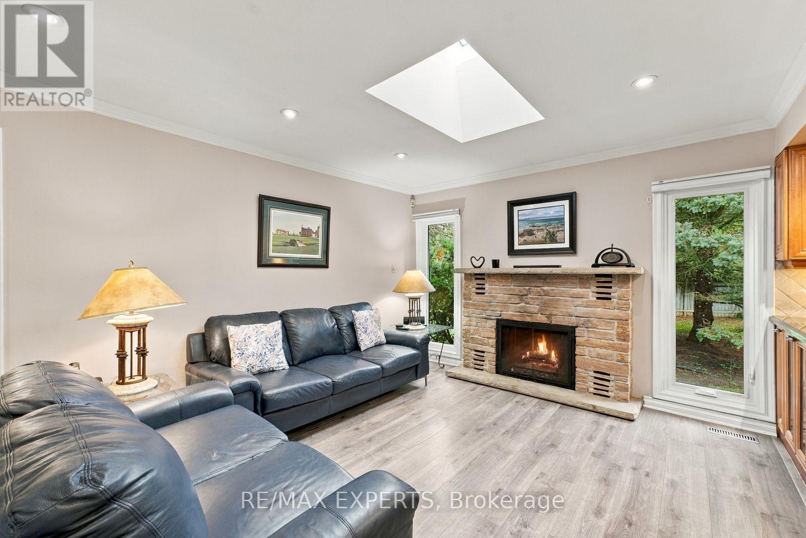 8 Fendley Court, Brampton, Ontario  L6Z 3H9 - Photo 11 - W13871318