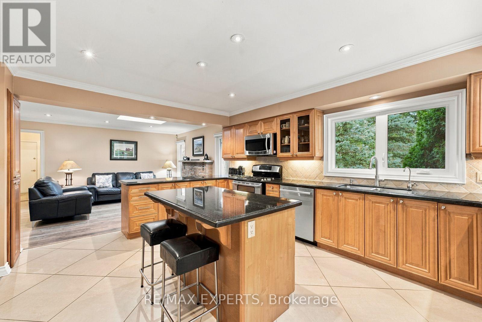 8 Fendley Court, Brampton, Ontario  L6Z 3H9 - Photo 15 - W13871318