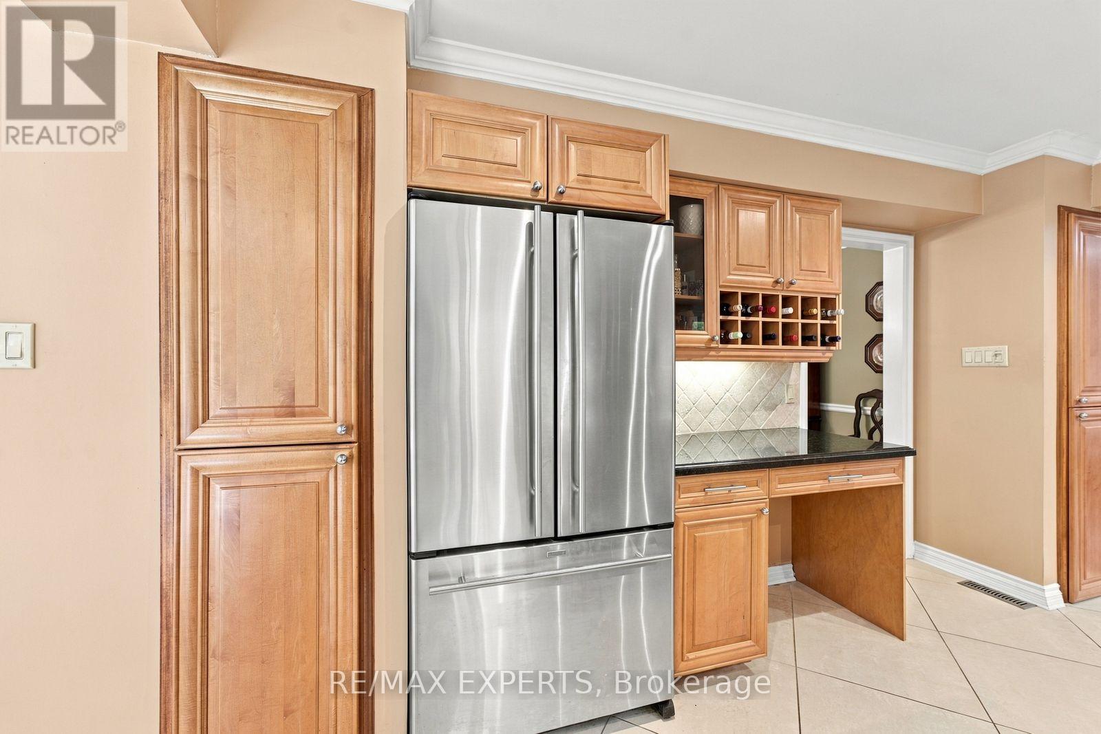 8 Fendley Court, Brampton, Ontario  L6Z 3H9 - Photo 17 - W13871318