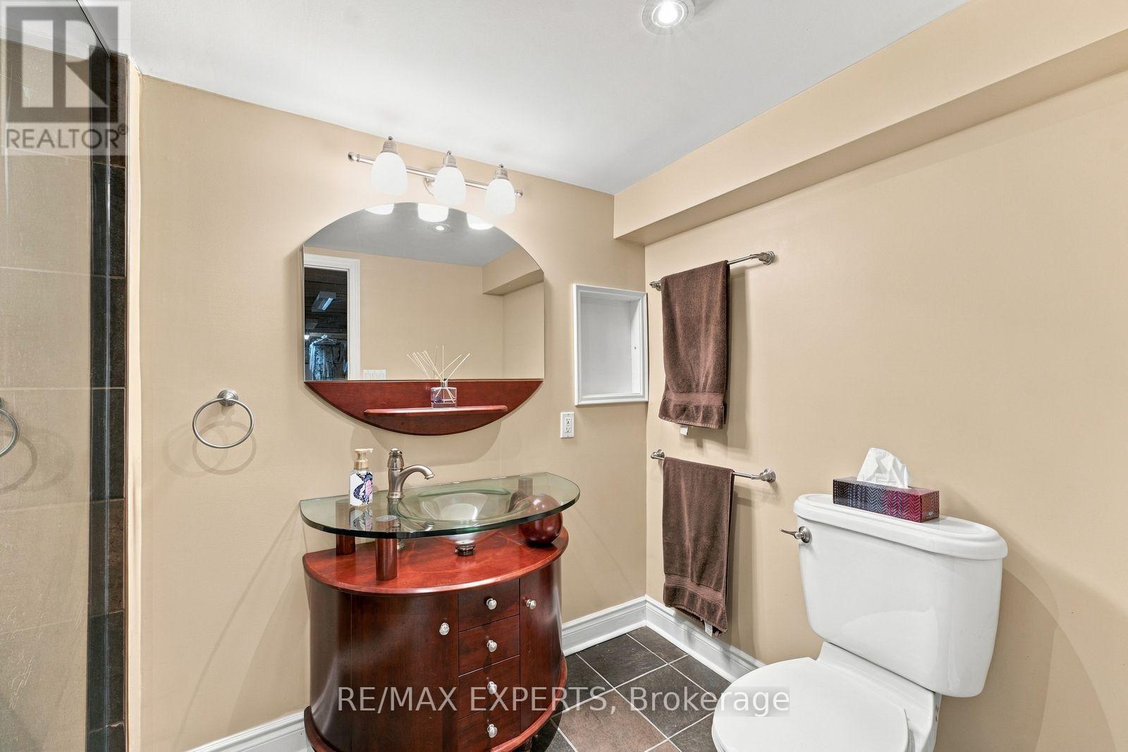 8 Fendley Court, Brampton, Ontario  L6Z 3H9 - Photo 38 - W13871318