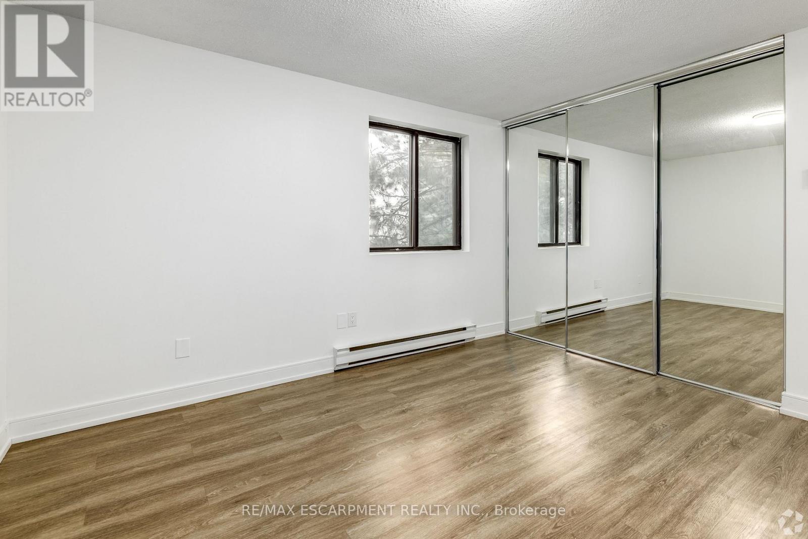 0033 - 565 Belmont Avenue W, Kitchener, Ontario  N2M 5E7 - Photo 5 - X13871250